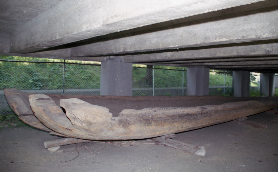 八郎潟出土くり船